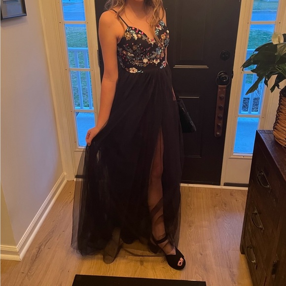 Like New! Be Ready for Homecoming - Honey & Rosie Formal Dress - Picture 3 of 9